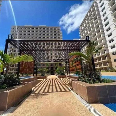 Seo Staycation Мактан Екстериор снимка
