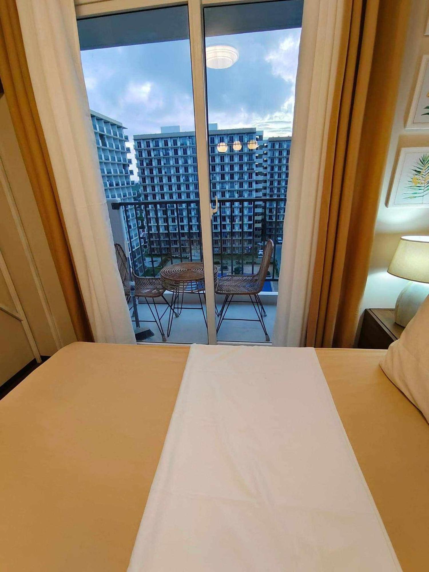 Seo Staycation Мактан Екстериор снимка